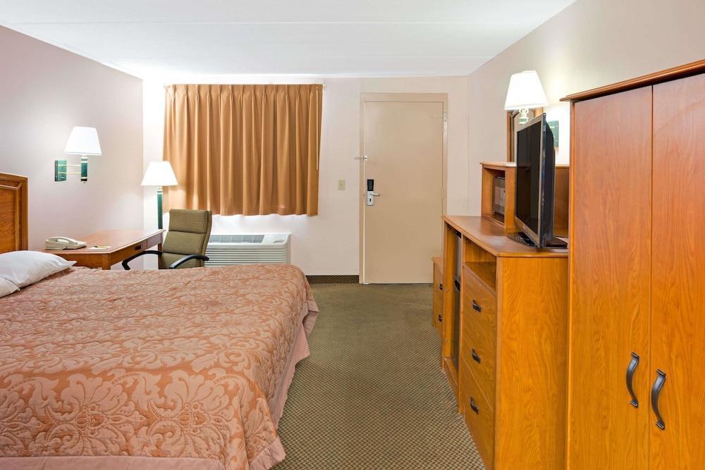 Super 8 By Wyndham Laurel Hotel Kültér fotó