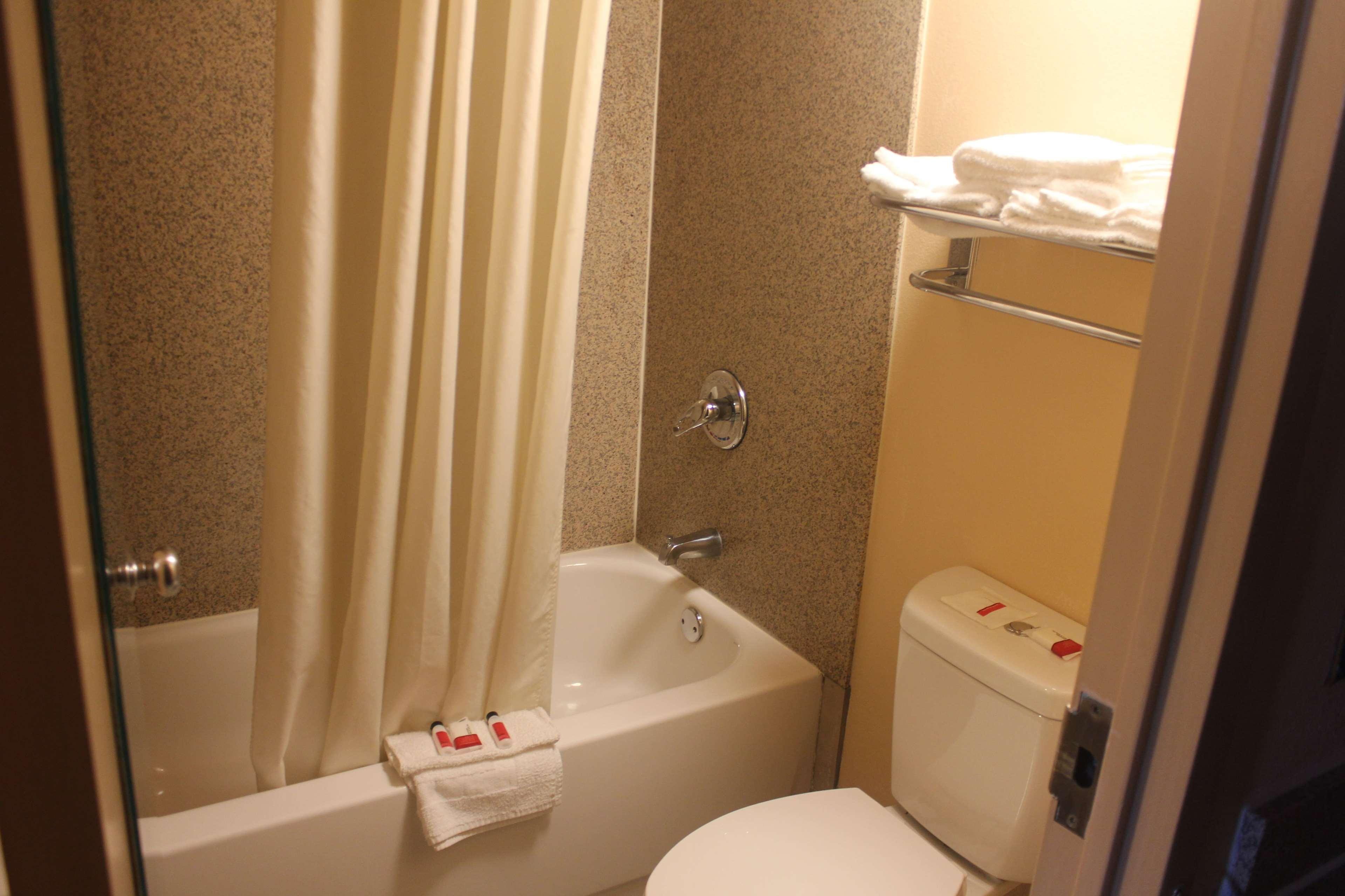 Super 8 By Wyndham Laurel Hotel Kültér fotó